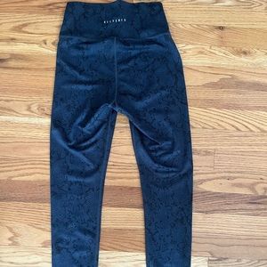 Allfenix leggings snake skin leggings. Athletic wear. Blue and black.